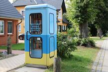 Bücherzelle im Ostseebad Wustrow