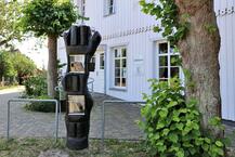 öffentlicher Bücherschrank in Born a. Darß