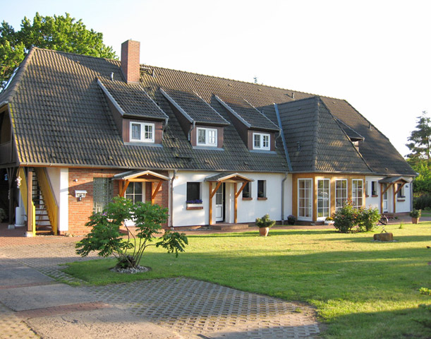 Ferienwohnung Born a. Darß App.-Haus Zum weißen Hirsch Nr. 4 - Ostsee-Urlaub in der Region Fischland-Darß-Zingst