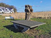 Klein Zicker Spielplatz Tischtennisplatte