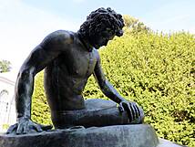 Schlosspark zu Putbus: „Sterbende Gallier“ (auch Sterbende Kelte genannt)