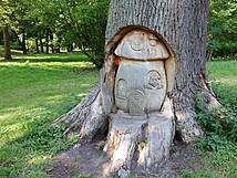 Schlosspark zu Putbus: Schnitzerei