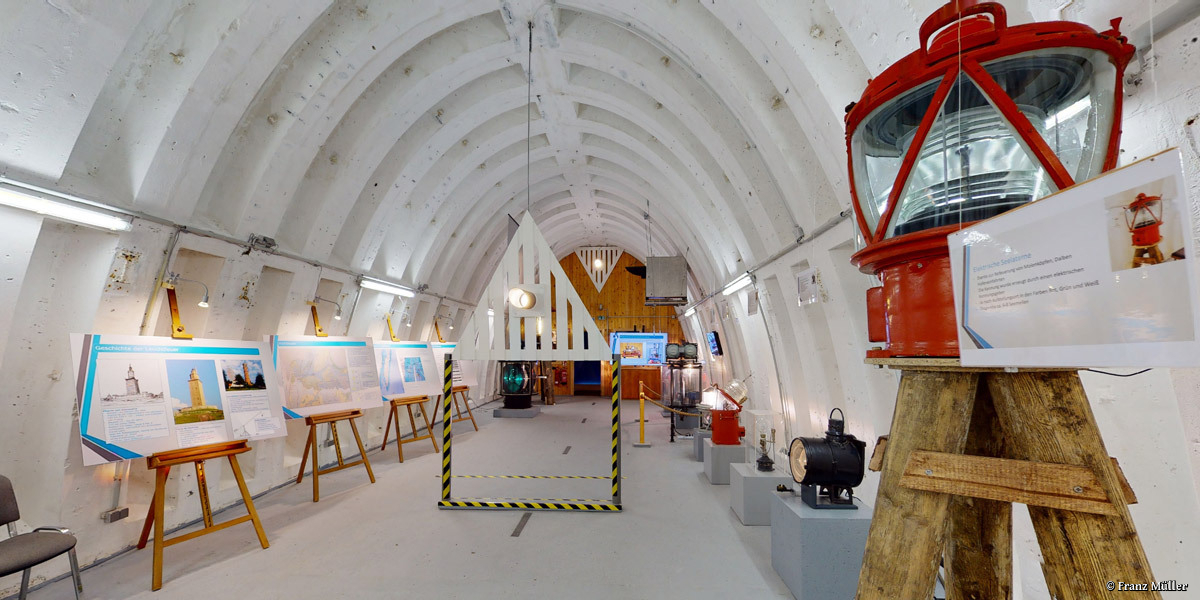Marineführungsbunker Kap Arkona - Ausstellung Seezeichen