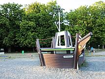 Spielplatz Sassnitz Strandpromenade - Piratenschiff
