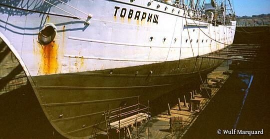 Segelschiff Gorch Fock 1 unter dem Name Towarischtsch, 1995 in der Werft Appledores, Newcastle