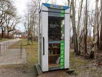 Bücherzelle Altefähr, an der Strandpromenade
