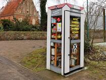 Bücherzelle »Rambiner Schmökerstuv«