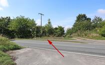 Landschaftskundlicher Lehrpfad Tribohmer Bachtal - Straßenüberquerung (Sommer)