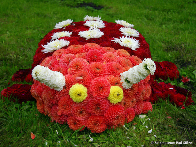Dahlienfest in Bad Sülze - Dahliengesteck Marienkäfer