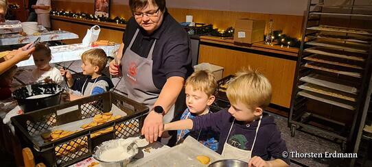 Grimmener Weihnachtsmarkt - Weihnachtsbäckerei