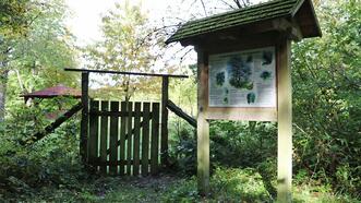 Lehrpfad Wanderweg Buchenhorst - Infotafel: Streuobstwiese