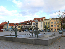 Brunnen "Bernsteinfischer mit Familie"