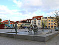Marktplatzbrunnen Ribnitz - Bernsteinfischer mit Familie