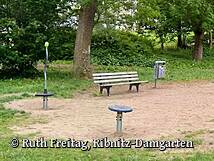 Spielplatz Ribnitz "Am Bleicherberg" - Drehspiel, Wipp-Dreh-Teller