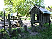 Spielplatz Damgarten Pütnitzer Straße - Hütte