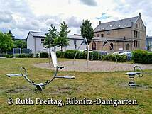 Spielplatz Ribnitz Ulmenallee / Bahnhofstraße - Wippen
