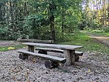 Waldspielplatz Bremerhagen - Sitzmöglichkeiten