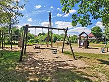 Kinderspielplatz in Starkow - Schaukeln