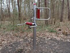 Aktivpark Boltenhagen, Waldpromenade – Rückenmassagegerät