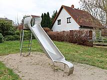 Spielplatz Boltenhagen Ortsteil Tarnewitz – Rutsche