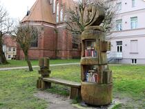 Bücherbaum in Usedom