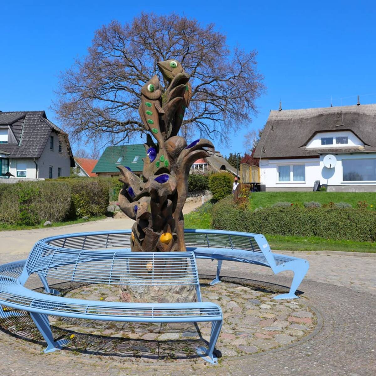 Hafen Zempin - Sitzrondell mit kunstvollem "Baum"