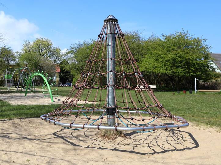Spielplatz Zempin Hafen - Kletterpyramide