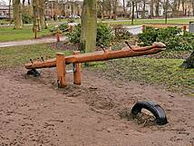 Kinderspielplatz Drachenburg Zinnowitz - Drachen-Wippe