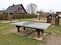 Kinderspielplatz »DDR 25« Zinnowitz - Tischtennisplatte