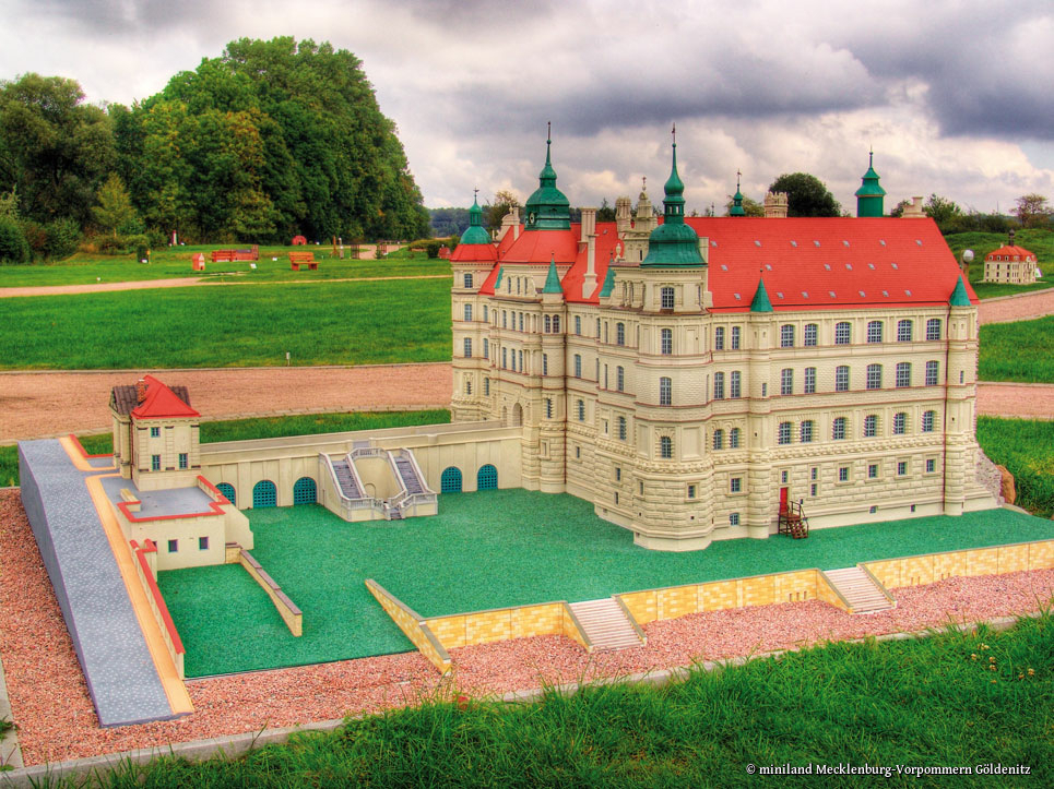 Schloss Güstrow - miniland Mecklenburg-Vorpommern in Göldenitz
