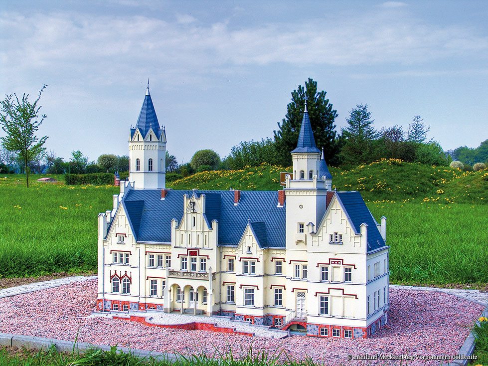 Schloss Kartlow - miniland Mecklenburg-Vorpommern in Göldenitz