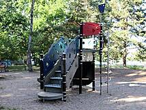 Spielplatz Graal-Müritz - Am Wasserturm - kleine Kletterwand, Rutsche