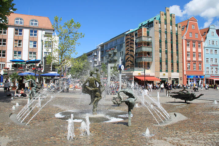 Rostocker Innenstadt: "Brunnen der Lebensfreude", Kröpeliner Straße