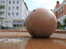 Granitkugel in der Margaretenstraße