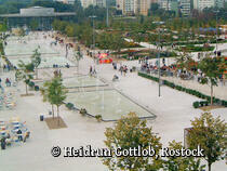 Fontänenbänder und Wasserbecken im IGA Park