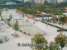 Fontänenbänder und Wasserbecken im IGA Park