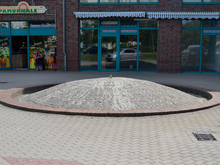 Brunnen vor der Kolumbus-Passage