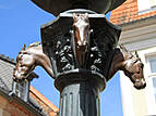 Rostocker Innenstadt: Pferdebrunnen auf dem Heiligengeisthof