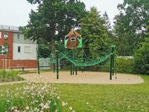 Spielplatz Markgrafenheide Heidehaus - Kletternetz mit Turm