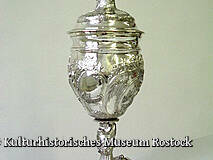 Kulturhistorisches Museum Rostock - Pokal der Schiffergesellschaft 1748