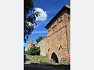 Rostocker Stadttor: Kuhtor mit Stadtmauer und Lagebuschturm