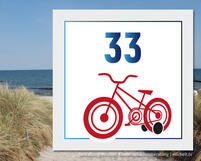 Kinderbild: Fahrrad mit Stützrädern