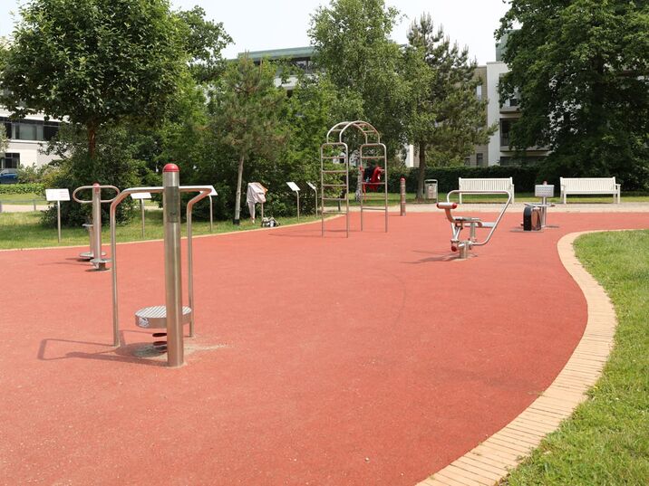 Outdoor-Sportgeräte im Warnemünder Kurpark