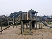 Spielplatz »Zur Liebesschlucht« - Spiel- und Kletterturm