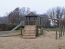 Spielplatz »Zur Liebesschlucht« - Spiel- und Kletterturm