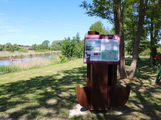 Künstlerpfad 1 - Ziegelverladung an der Warnow