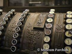 Museum Parchim - Detailbild einer alten Kasse