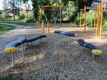 Fitnessgerät im Burgpark Plau Am See - Balancierelemente