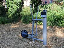 Fitnessgerät im Burgpark Plau Am See - Crosstrainer