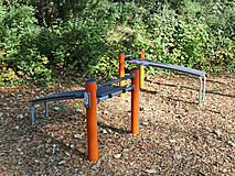 Fitnessgerät im Burgpark Plau Am See - Trainingsbänke